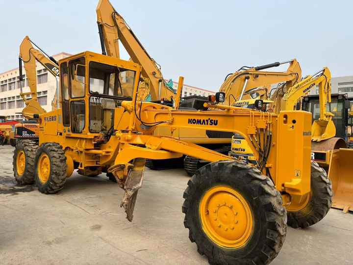 Excellent Condition Hot Selling Used Grader Komatsu GD511 for Sale in Hefei City Good Quality Cheap Price Good Condition - 平路机:图2 Excellent Condition Hot Selling Used Grader Komatsu GD511 for Sale in Hefei City Good Quality Cheap Price Good Condition - 平路机:图2