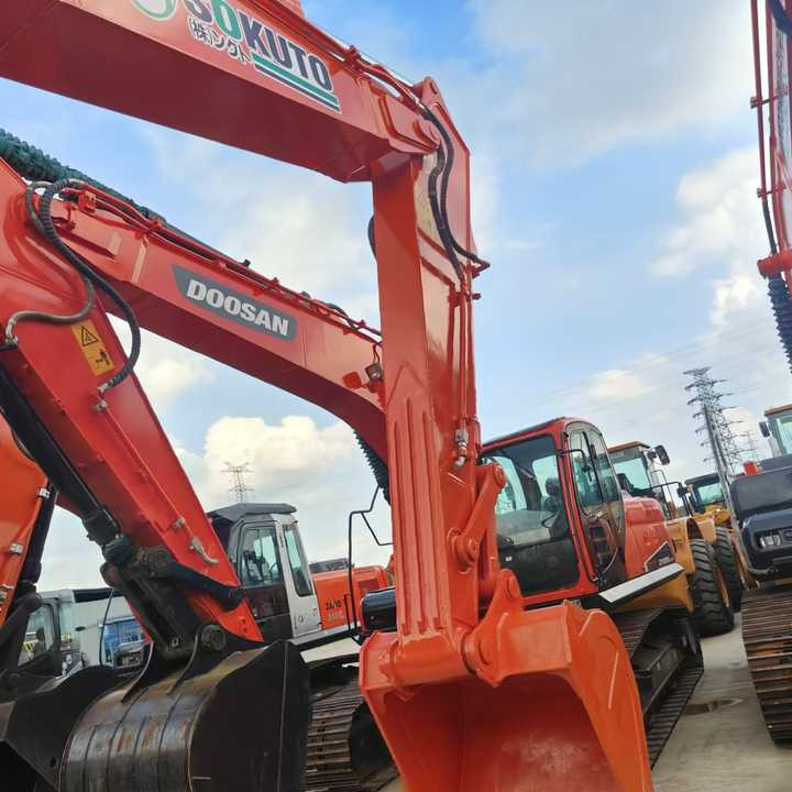 Hitachi Brand Zx210 Crawler Excavator 21tons Digger for Sale Used Hitachi Zx200 210 350 Excavator in Stock on Sale - 挖掘机:图2 Hitachi Brand Zx210 Crawler Excavator 21tons Digger for Sale Used Hitachi Zx200 210 350 Excavator in Stock on Sale - 挖掘机:图2