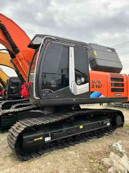 Hitachi Brand Zx210 Crawler Excavator 21tons Digger for Sale Used Hitachi Zx200 210 350 Excavator in Stock on Sale - 挖掘机:图3 Hitachi Brand Zx210 Crawler Excavator 21tons Digger for Sale Used Hitachi Zx200 210 350 Excavator in Stock on Sale - 挖掘机:图3