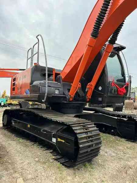 Hitachi Brand Zx210 Crawler Excavator 21tons Digger for Sale Used Hitachi Zx200 210 350 Excavator in Stock on Sale - 挖掘机:图4 Hitachi Brand Zx210 Crawler Excavator 21tons Digger for Sale Used Hitachi Zx200 210 350 Excavator in Stock on Sale - 挖掘机:图4