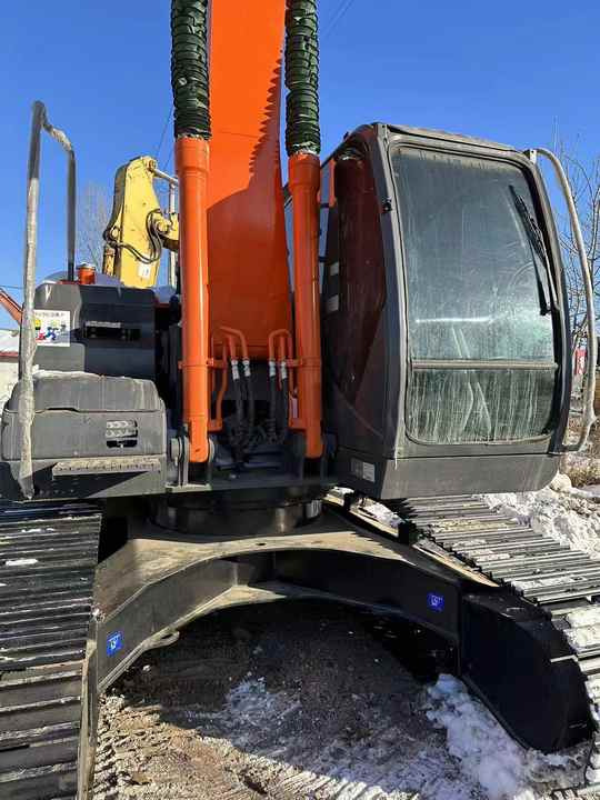 Original Japan Hitachi ZX200-3 Excavator Hitachi Excavator in Low Price for Hot Sale - 履带式挖掘机:图5 Original Japan Hitachi ZX200-3 Excavator Hitachi Excavator in Low Price for Hot Sale - 履带式挖掘机:图5