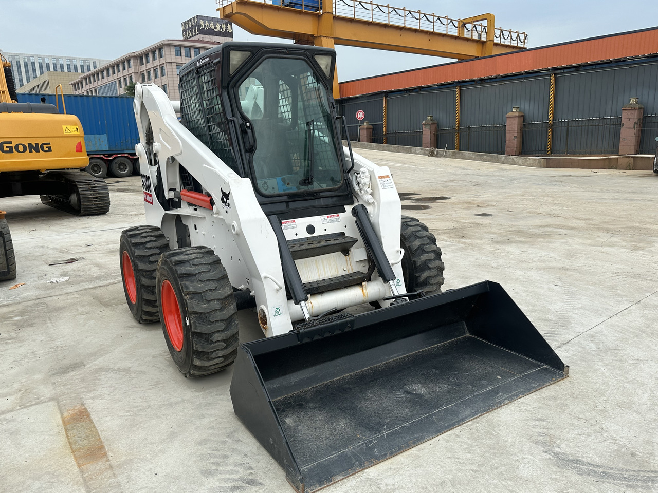 Second hand Hot sale skid-steers Bobcat S300 - 滑移装载机:图3 Second hand Hot sale skid-steers Bobcat S300 - 滑移装载机:图3