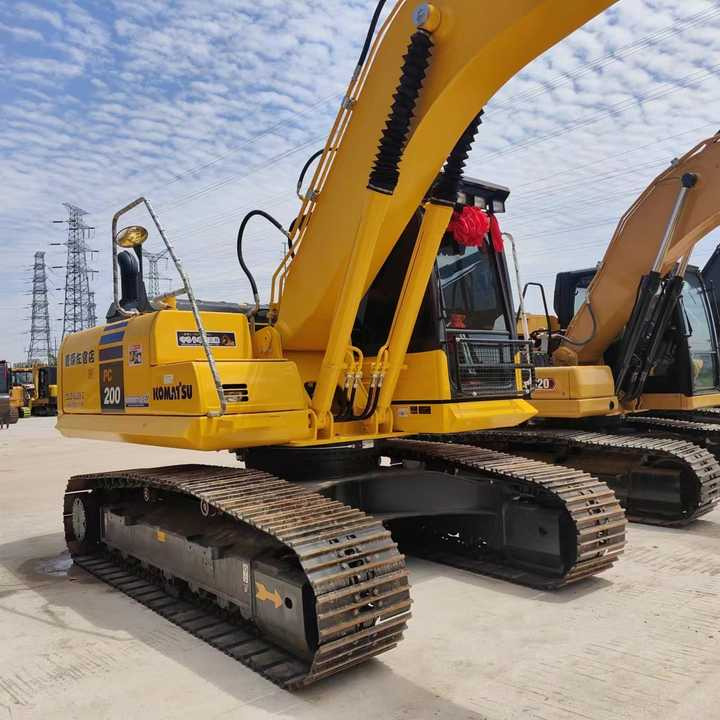 USED komatsu Pc200-8 Excavator with Good Condition for Sale - 履带式挖掘机:图4 USED komatsu Pc200-8 Excavator with Good Condition for Sale - 履带式挖掘机:图4