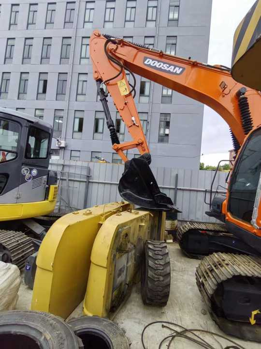 Used Digger DOOSAN DX140 Construction Machinery Construction Digger Used DOOSAN DX140 Cheap Excavator - 履带式挖掘机:图5 Used Digger DOOSAN DX140 Construction Machinery Construction Digger Used DOOSAN DX140 Cheap Excavator - 履带式挖掘机:图5