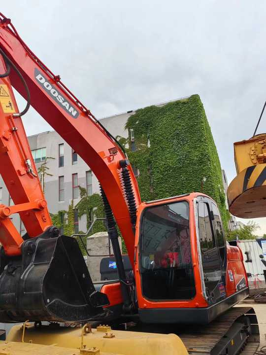 Used Digger DOOSAN DX140 Construction Machinery Construction Digger Used DOOSAN DX140 Cheap Excavator - 履带式挖掘机:图4 Used Digger DOOSAN DX140 Construction Machinery Construction Digger Used DOOSAN DX140 Cheap Excavator - 履带式挖掘机:图4