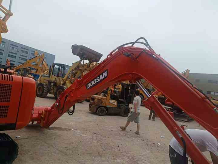 Used Digger DOOSAN DX55 Construction Machinery Construction Digger Used DOOSAN DX55 Cheap Excavator - 履带式挖掘机:图4 Used Digger DOOSAN DX55 Construction Machinery Construction Digger Used DOOSAN DX55 Cheap Excavator - 履带式挖掘机:图4