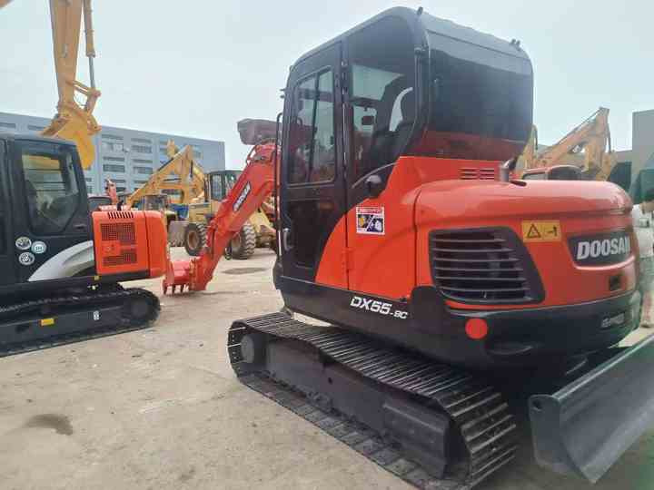Used Digger DOOSAN DX55 Construction Machinery Construction Digger Used DOOSAN DX55 Cheap Excavator - 履带式挖掘机:图3 Used Digger DOOSAN DX55 Construction Machinery Construction Digger Used DOOSAN DX55 Cheap Excavator - 履带式挖掘机:图3