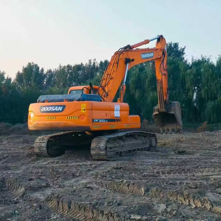 Used Doosan Dx300LC Model Excavator Second Hand Machine Popular Brand Korean Doosan Hydraulic Machinery - 挖掘机:图1 Used Doosan Dx300LC Model Excavator Second Hand Machine Popular Brand Korean Doosan Hydraulic Machinery - 挖掘机:图1