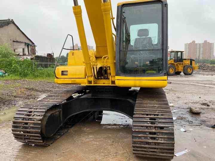 Used Good Quality Japan Original PC200-6 in Good Condition PC200-6 Komatsu - 履带式挖掘机:图3 Used Good Quality Japan Original PC200-6 in Good Condition PC200-6 Komatsu - 履带式挖掘机:图3
