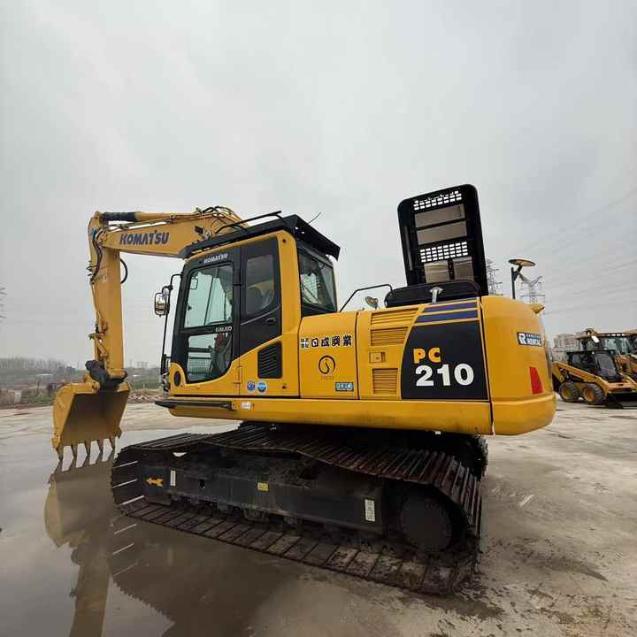 Used Good Quality Japan Original PC210-8 in Good Condition PC210-8 Komatsu - 履带式挖掘机:图2 Used Good Quality Japan Original PC210-8 in Good Condition PC210-8 Komatsu - 履带式挖掘机:图2