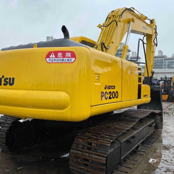 Used Good Quality Japan Original PC220-6 in Good Condition PC220-6 Komatsu - 履带式挖掘机:图1 Used Good Quality Japan Original PC220-6 in Good Condition PC220-6 Komatsu - 履带式挖掘机:图1