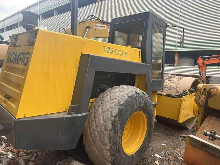 Used Heavy Construction Equipment BW217D Second Hand Road Rollers Used Machine Hot Sale - 压路机:图4 Used Heavy Construction Equipment BW217D Second Hand Road Rollers Used Machine Hot Sale - 压路机:图4
