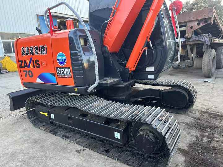 Used Hitachi Excavator ZX70 Japan Import Second Hand Small Crawler ZX70 Excavator for Sale - 履带式挖掘机:图3 Used Hitachi Excavator ZX70 Japan Import Second Hand Small Crawler ZX70 Excavator for Sale - 履带式挖掘机:图3