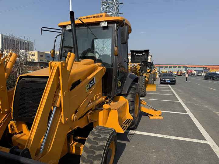 Used Hydraulic Backhoe Loader JCB3CX 7t in Good Condition Cheap Price in Stock Jcb 3cx 4cx 4cx Loader in Hefei for Sale - 反铲装载机:图3 Used Hydraulic Backhoe Loader JCB3CX 7t in Good Condition Cheap Price in Stock Jcb 3cx 4cx 4cx Loader in Hefei for Sale - 反铲装载机:图3