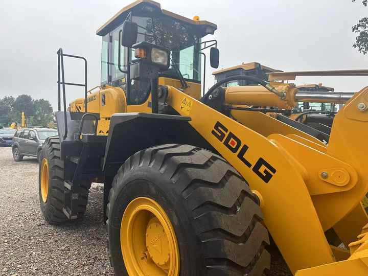 Used Road Construction Equipment SDLG LG956L Wheel Loader Second Hand SDLG 936 LG 953 LG958F 956L for Sale - 轮式装载机:图2 Used Road Construction Equipment SDLG LG956L Wheel Loader Second Hand SDLG 936 LG 953 LG958F 956L for Sale - 轮式装载机:图2