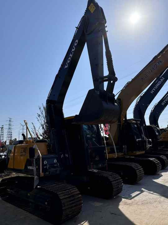 Used Volvo 14 Tonne Crawler Excavator Volvo Ec140 Excavator Good Condition Low Price Good Quality for Sale - 履带式挖掘机:图2 Used Volvo 14 Tonne Crawler Excavator Volvo Ec140 Excavator Good Condition Low Price Good Quality for Sale - 履带式挖掘机:图2