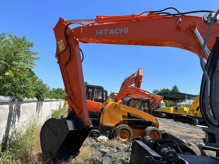 Used Wheel Excavator Hitachi ZX 130W Made in Japan 13ton Hitachi Zx130w Wheel Excavator Price Used Hitachi Zx130 Excavator SALE - 轮式挖掘机:图3 Used Wheel Excavator Hitachi ZX 130W Made in Japan 13ton Hitachi Zx130w Wheel Excavator Price Used Hitachi Zx130 Excavator SALE - 轮式挖掘机:图3