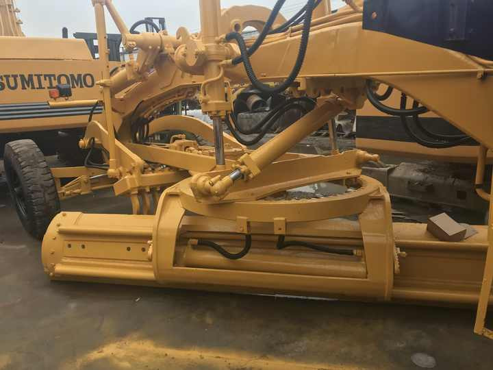 Used komatsu Gd505a Gd505 Motor Grader - 平路机:图5 Used komatsu Gd505a Gd505 Motor Grader - 平路机:图5