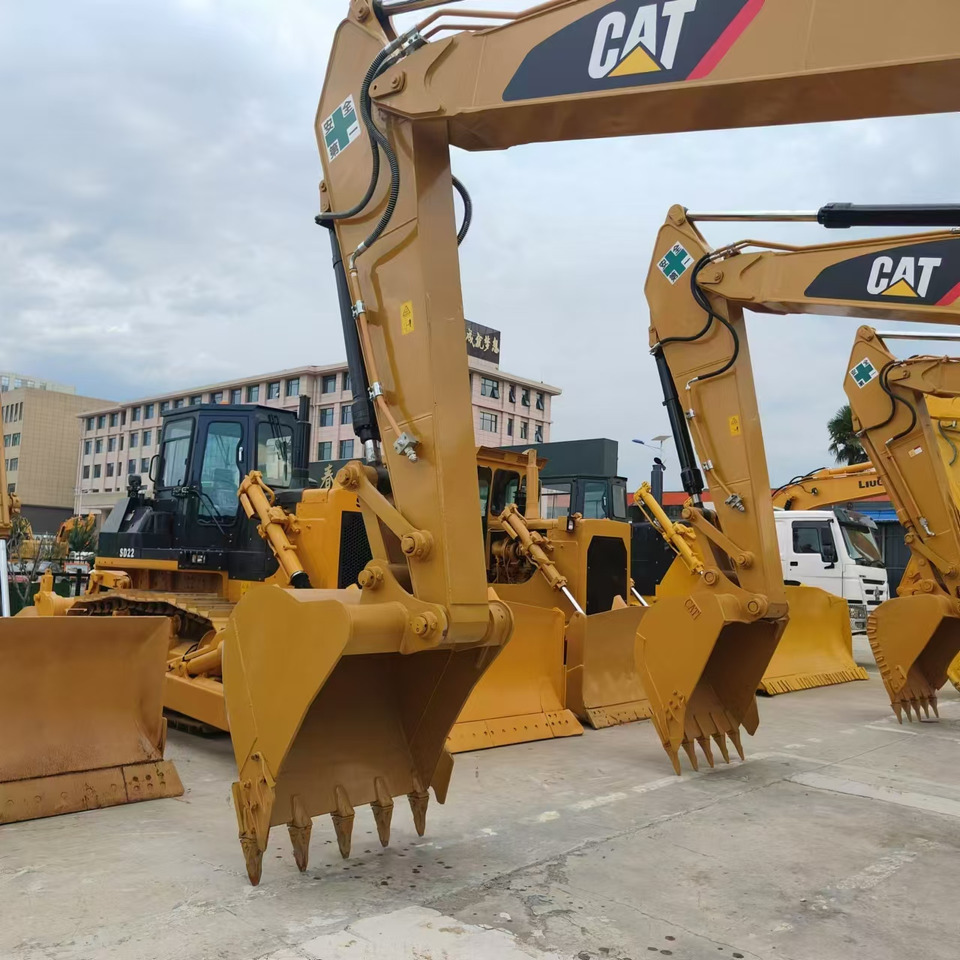 Used high quality excavator CAT 323D2L Made in Japan - 履带式挖掘机:图4 Used high quality excavator CAT 323D2L Made in Japan - 履带式挖掘机:图4