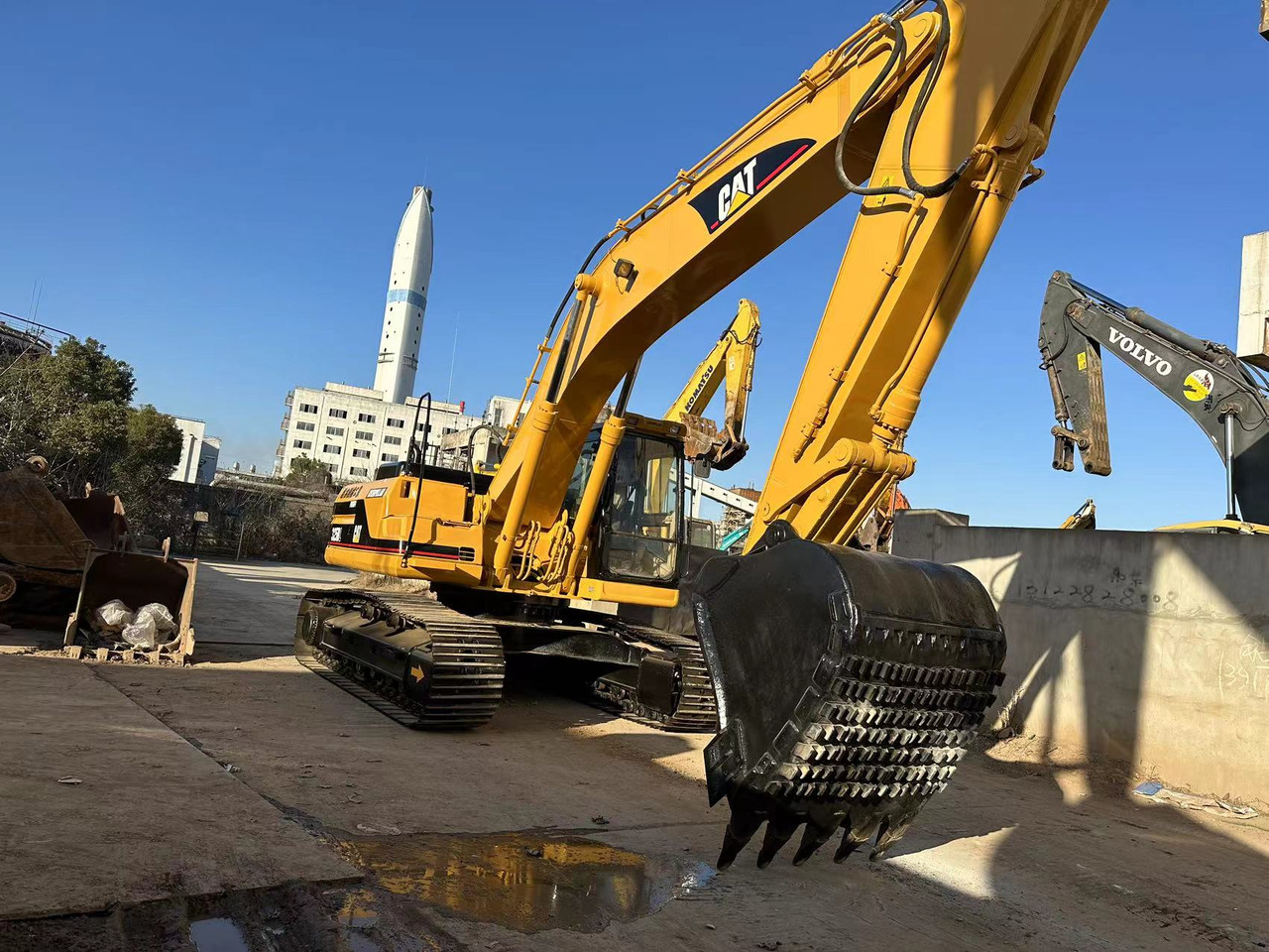 CATERPILLAR 325B - 履带式挖掘机:图4 CATERPILLAR 325B - 履带式挖掘机:图4