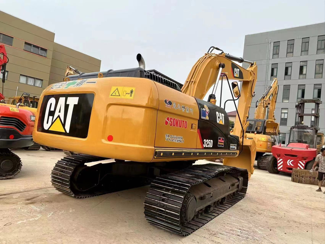 CATERPILLAR 325D - 履带式挖掘机:图3 CATERPILLAR 325D - 履带式挖掘机:图3
