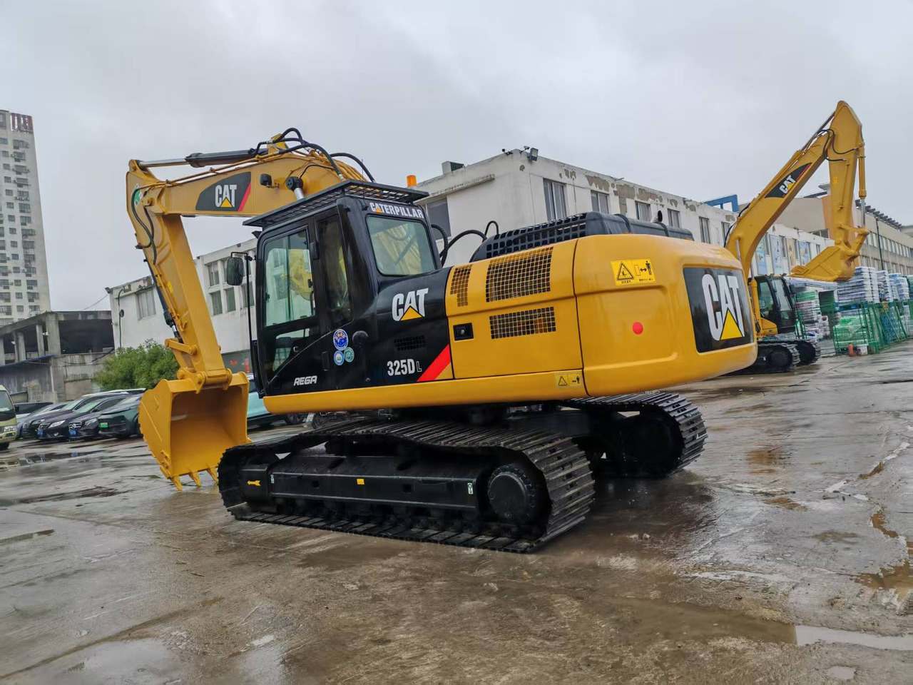 CATERPILLAR 325D - 履带式挖掘机:图1 CATERPILLAR 325D - 履带式挖掘机:图1
