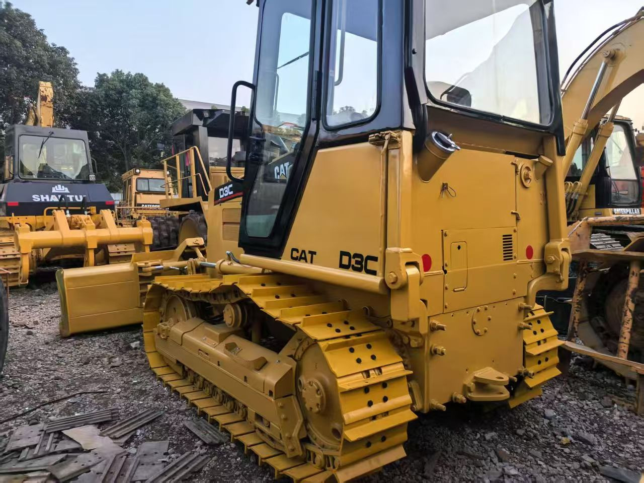CATERPILLAR D3C - 推土机:图2 CATERPILLAR D3C - 推土机:图2