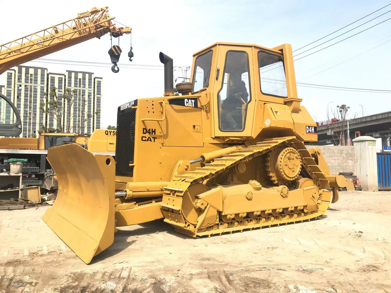CATERPILLAR D4H - 推土机:图1 CATERPILLAR D4H - 推土机:图1