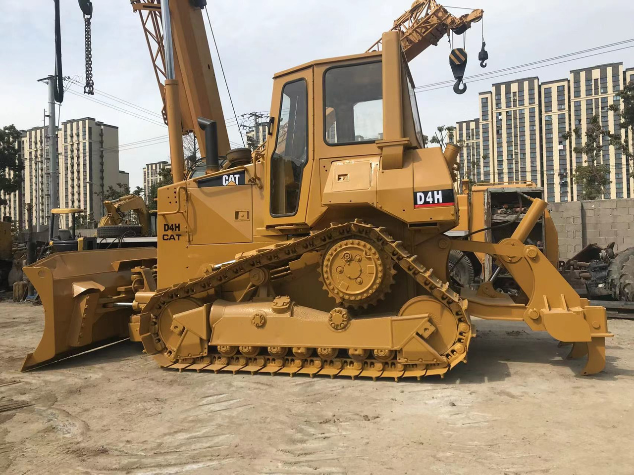 CATERPILLAR D4H - 推土机:图2 CATERPILLAR D4H - 推土机:图2