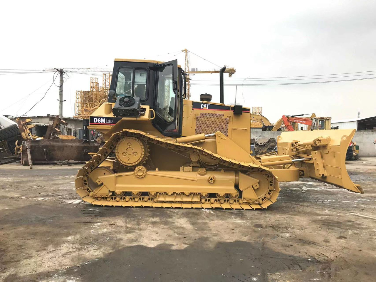 CATERPILLAR D6M - 推土机:图1 CATERPILLAR D6M - 推土机:图1