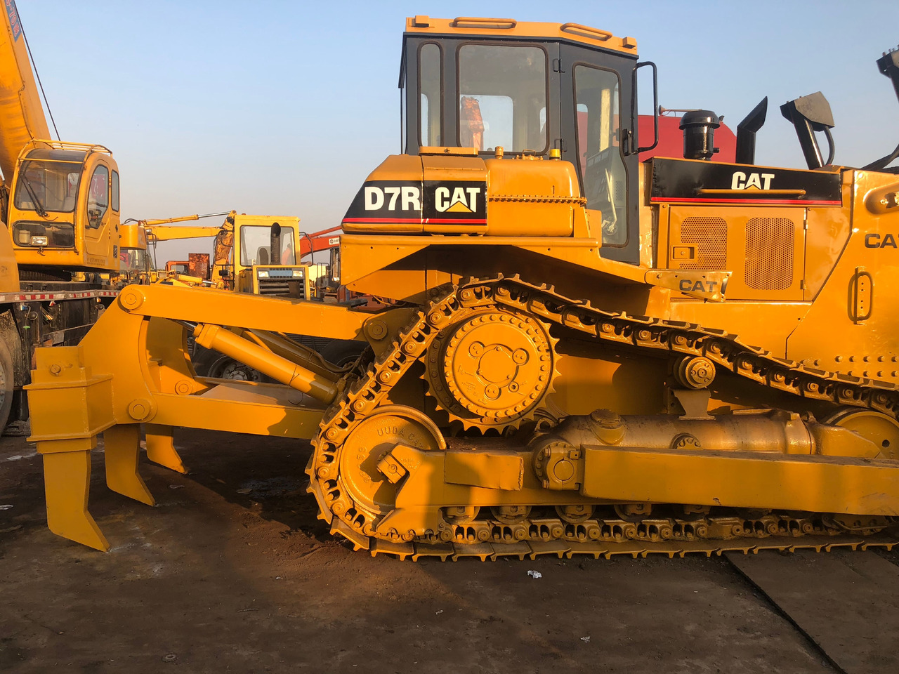 CATERPILLAR D7R - 推土机:图4 CATERPILLAR D7R - 推土机:图4
