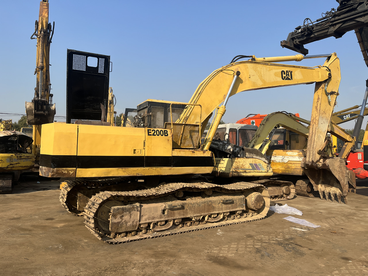 CATERPILLAR E200 - 履带式挖掘机:图5 CATERPILLAR E200 - 履带式挖掘机:图5