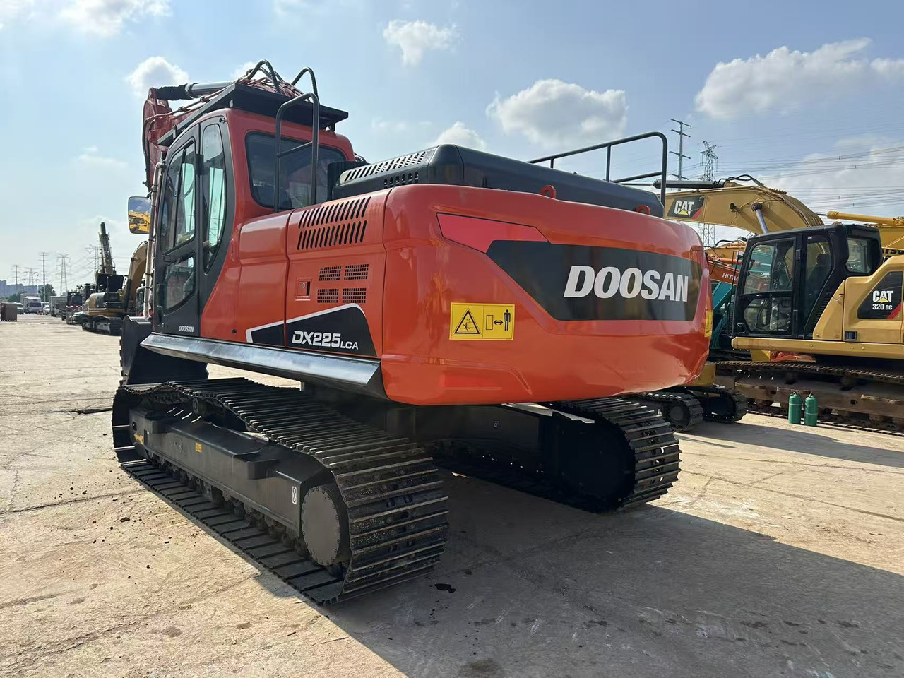 DOOSAN DX225LCA - 履带式挖掘机:图4 DOOSAN DX225LCA - 履带式挖掘机:图4