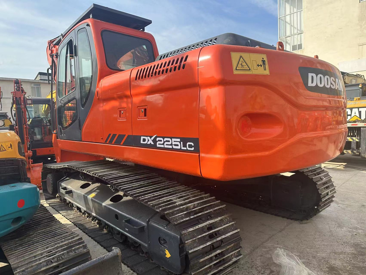 DOOSAN DX225LC - 履带式挖掘机:图2 DOOSAN DX225LC - 履带式挖掘机:图2