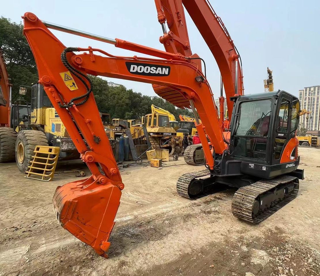 DOOSAN DX60-9C - 履带式挖掘机:图1 DOOSAN DX60-9C - 履带式挖掘机:图1
