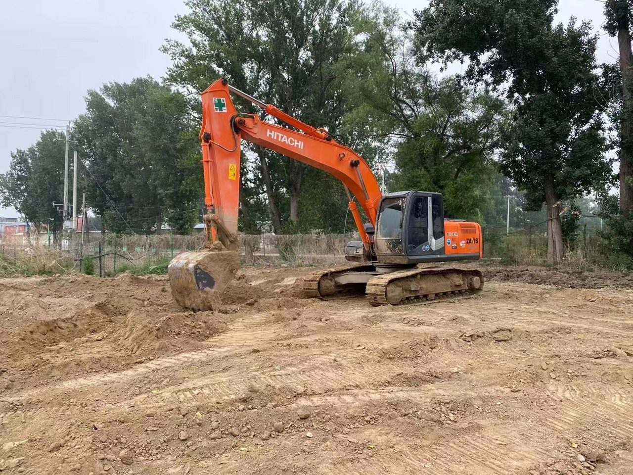 HITACHI ZX210-3G - 履带式挖掘机:图1 HITACHI ZX210-3G - 履带式挖掘机:图1