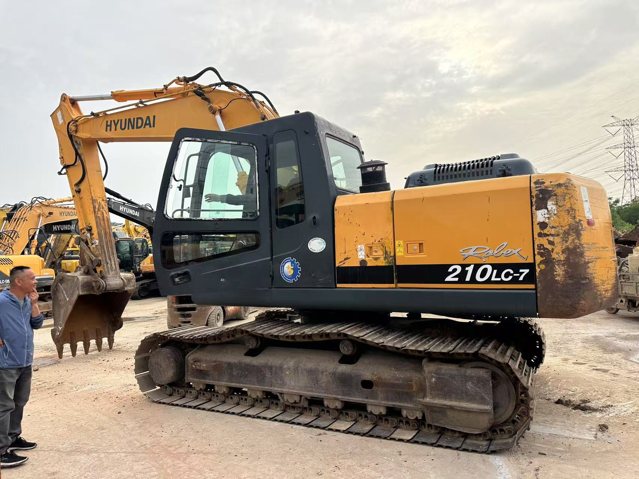 HYUNDAI R210LC-7 - 履带式挖掘机:图4 HYUNDAI R210LC-7 - 履带式挖掘机:图4
