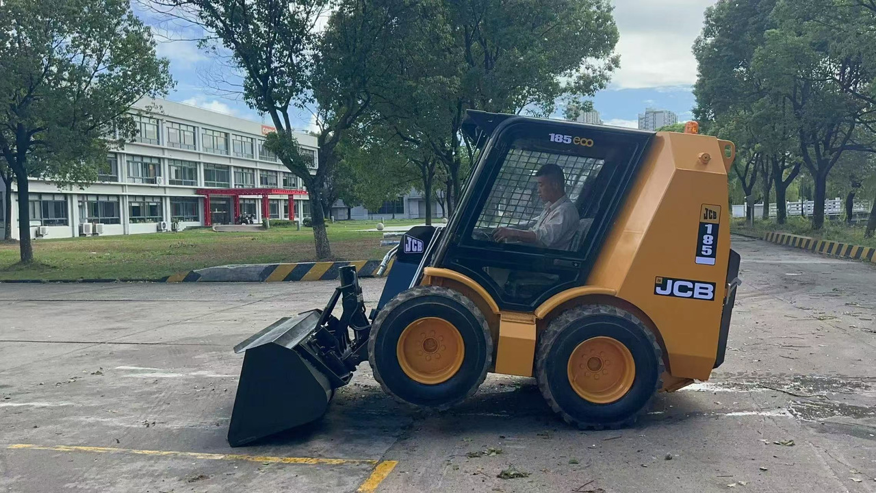 JCB JCB 185 - 滑移装载机:图3 JCB JCB 185 - 滑移装载机:图3