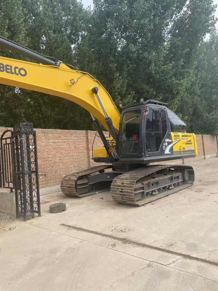 KOBELCO SK250 - 小型挖掘机:图1 KOBELCO SK250 - 小型挖掘机:图1