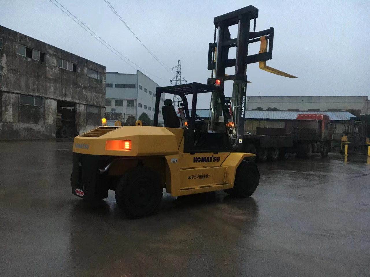 KOMATSU 15-ton - 柴油叉车:图4 KOMATSU 15-ton - 柴油叉车:图4