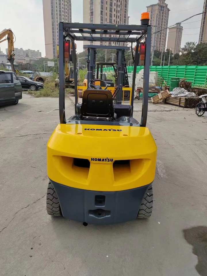 KOMATSU 3-ton - 柴油叉车:图2 KOMATSU 3-ton - 柴油叉车:图2