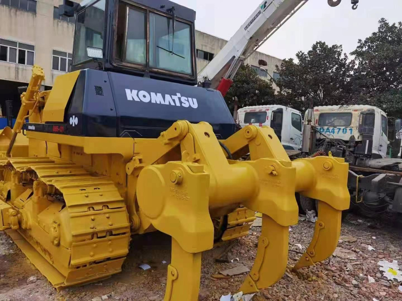 KOMATSU D85-21 - 推土机:图3 KOMATSU D85-21 - 推土机:图3