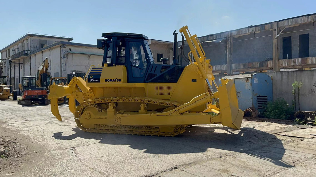 KOMATSU D85ESS - 推土机:图1 KOMATSU D85ESS - 推土机:图1
