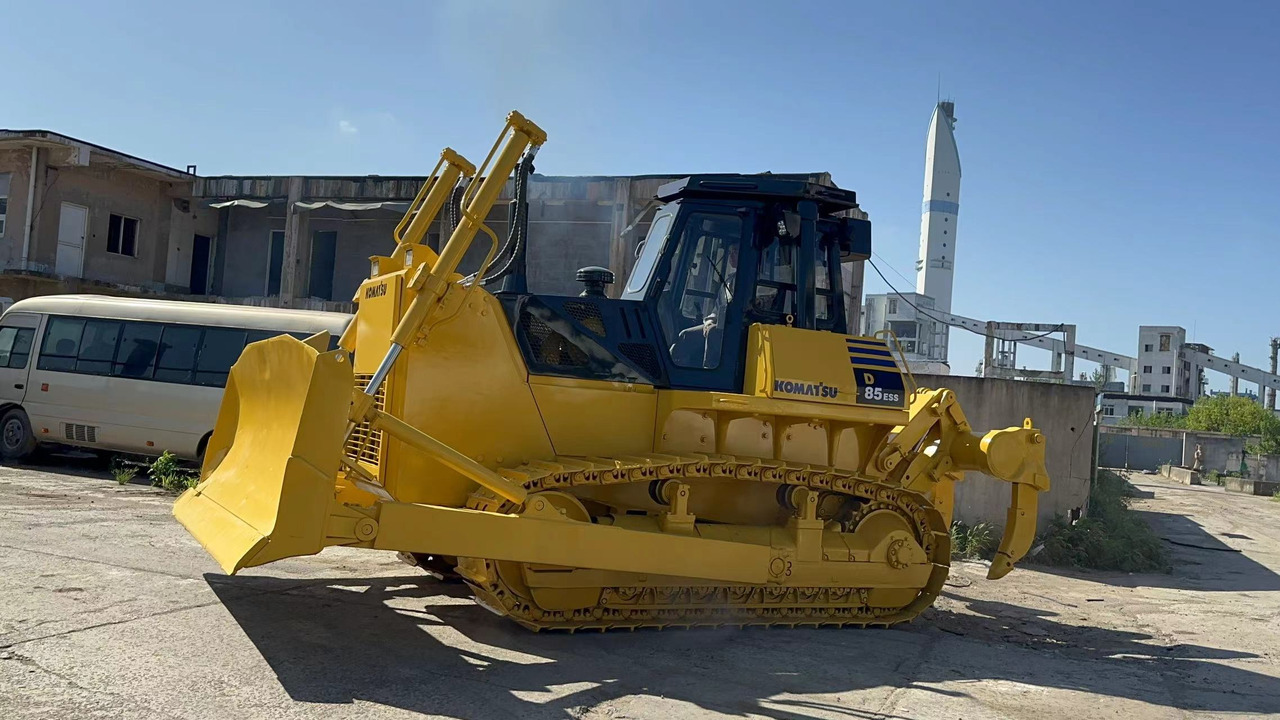 KOMATSU D85ESS - 推土机:图4 KOMATSU D85ESS - 推土机:图4