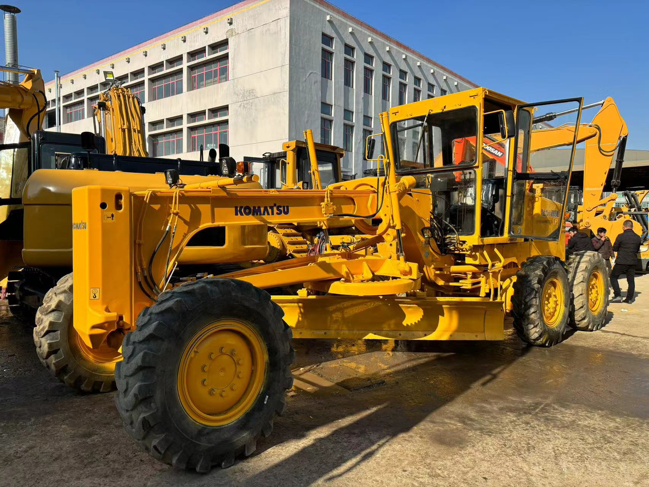 KOMATSU GD511 - 平路机:图2 KOMATSU GD511 - 平路机:图2