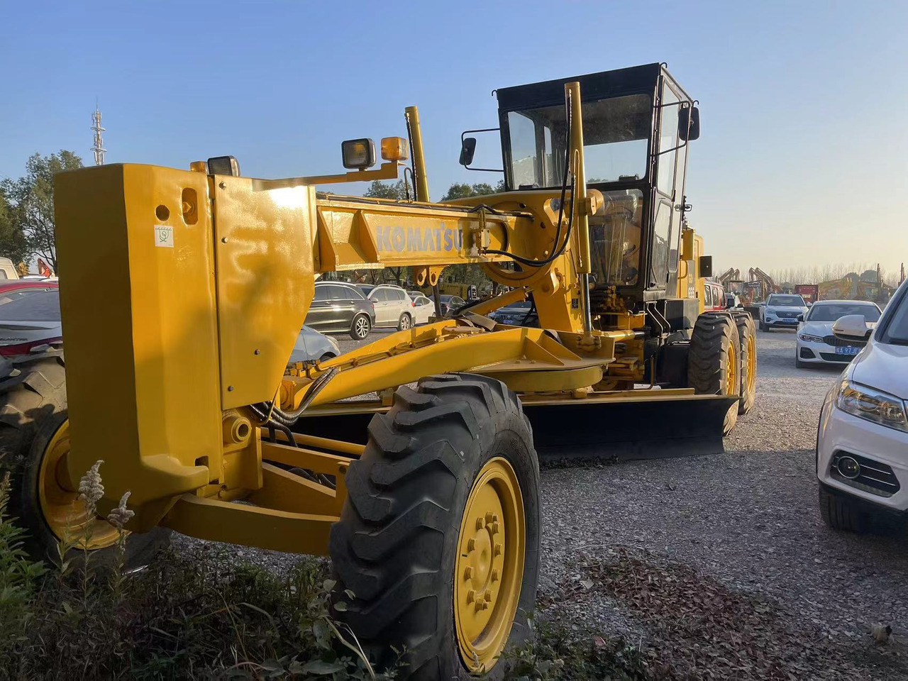 KOMATSU GD655 - 平路机:图1 KOMATSU GD655 - 平路机:图1