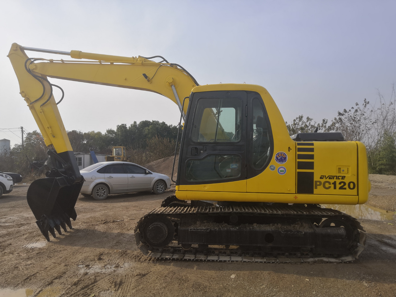 KOMATSU PC120-6 - 履带式挖掘机:图4 KOMATSU PC120-6 - 履带式挖掘机:图4