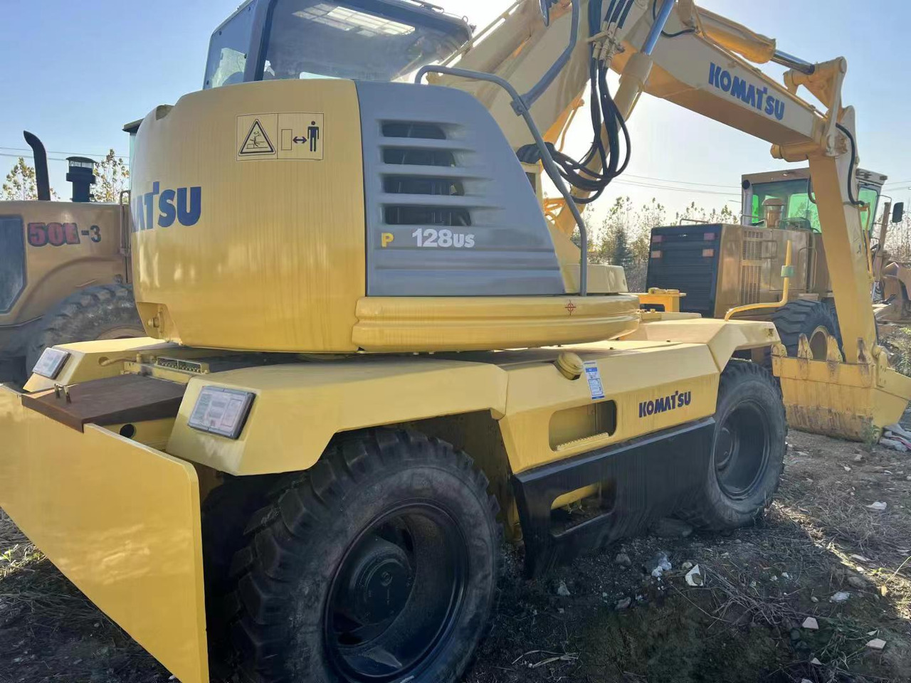 KOMATSU PC128US - 轮式挖掘机:图2 KOMATSU PC128US - 轮式挖掘机:图2