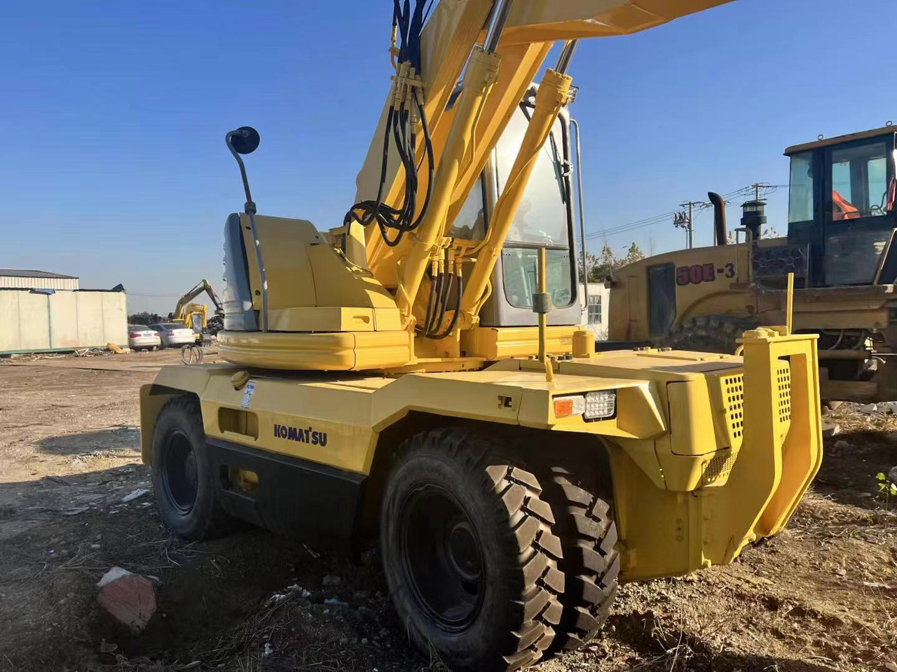 KOMATSU PC128US - 轮式挖掘机:图3 KOMATSU PC128US - 轮式挖掘机:图3