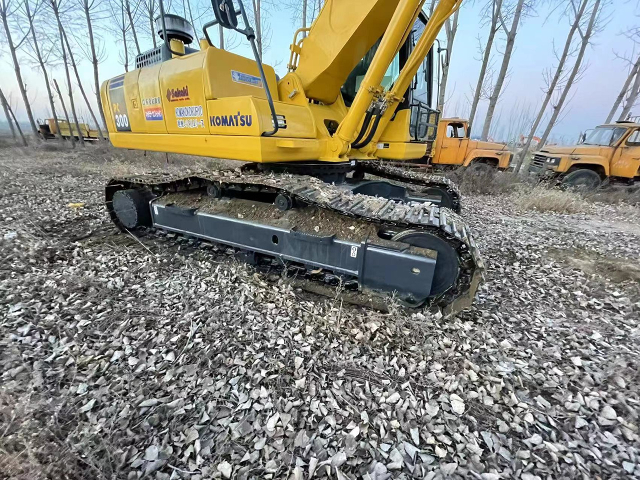KOMATSU PC300-7 - 履带式挖掘机:图2 KOMATSU PC300-7 - 履带式挖掘机:图2